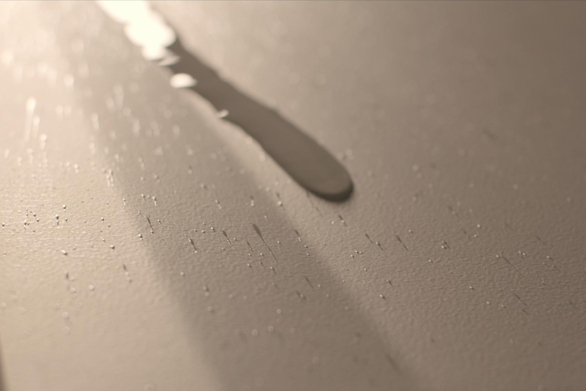 Pourquoi l’eau met-elle si longtemps à s’écouler du receveur de douche ?